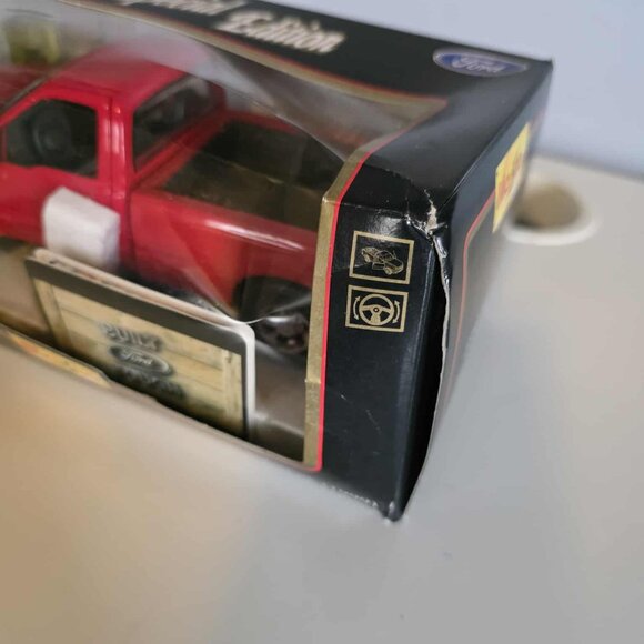 NWT Maisto Special Edition Vintage 1999 F-350 Super Duty Ford Pickup 1:27 - Picture 7 of 8